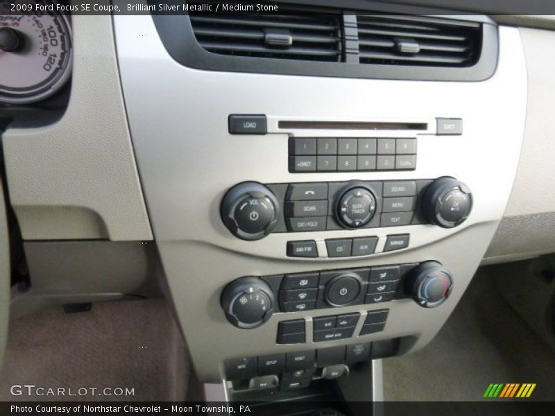Brilliant Silver Metallic / Medium Stone 2009 Ford Focus SE Coupe