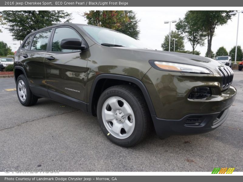 ECO Green Pearl / Black/Light Frost Beige 2016 Jeep Cherokee Sport