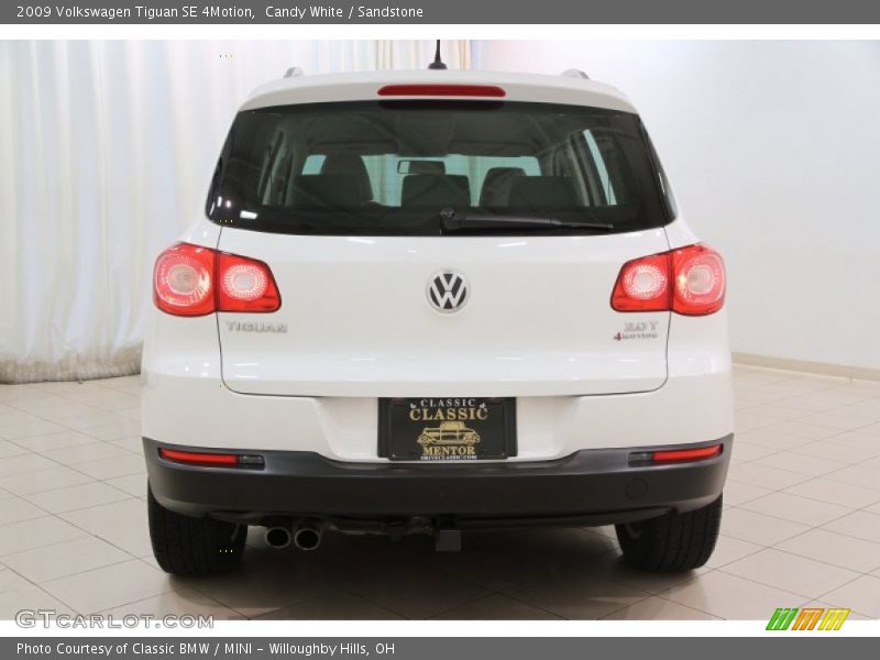 Candy White / Sandstone 2009 Volkswagen Tiguan SE 4Motion