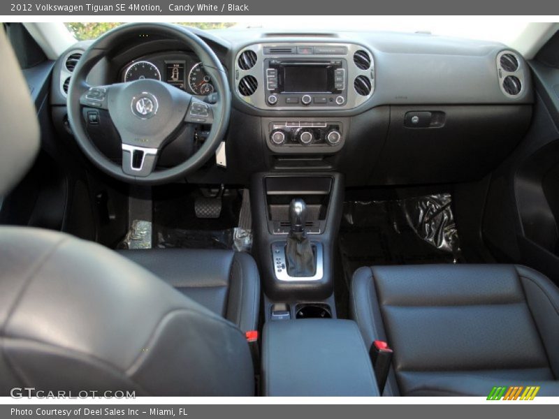Candy White / Black 2012 Volkswagen Tiguan SE 4Motion