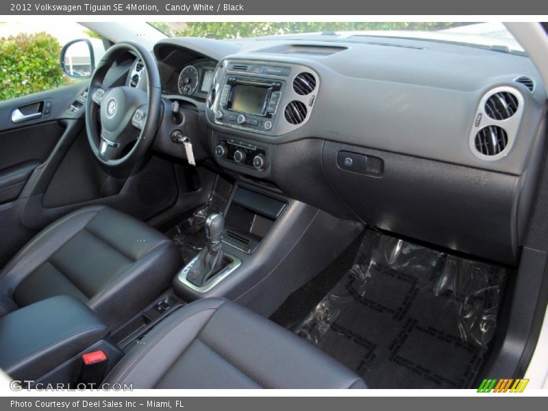Candy White / Black 2012 Volkswagen Tiguan SE 4Motion