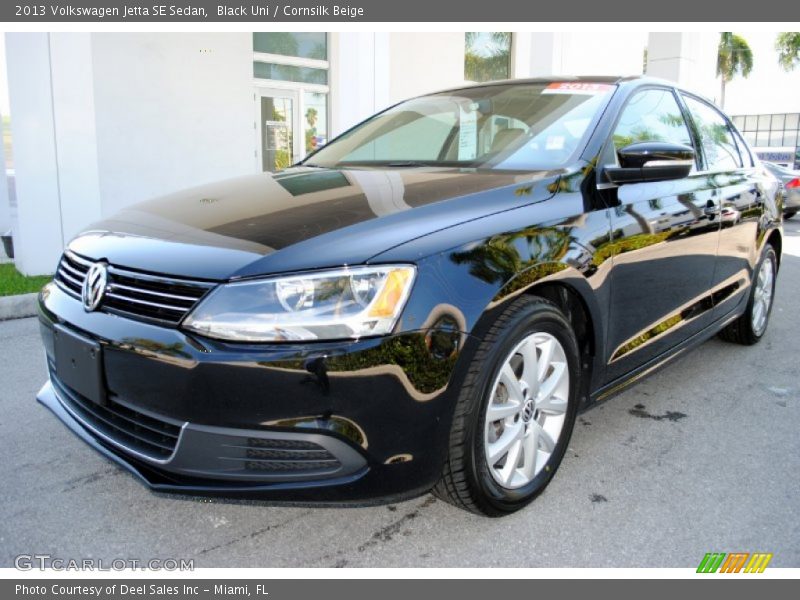 Black Uni / Cornsilk Beige 2013 Volkswagen Jetta SE Sedan