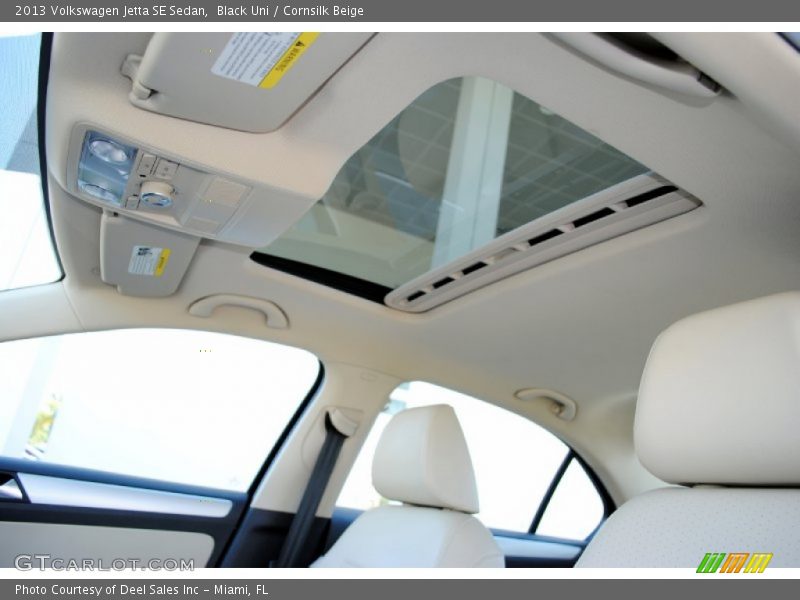 Black Uni / Cornsilk Beige 2013 Volkswagen Jetta SE Sedan