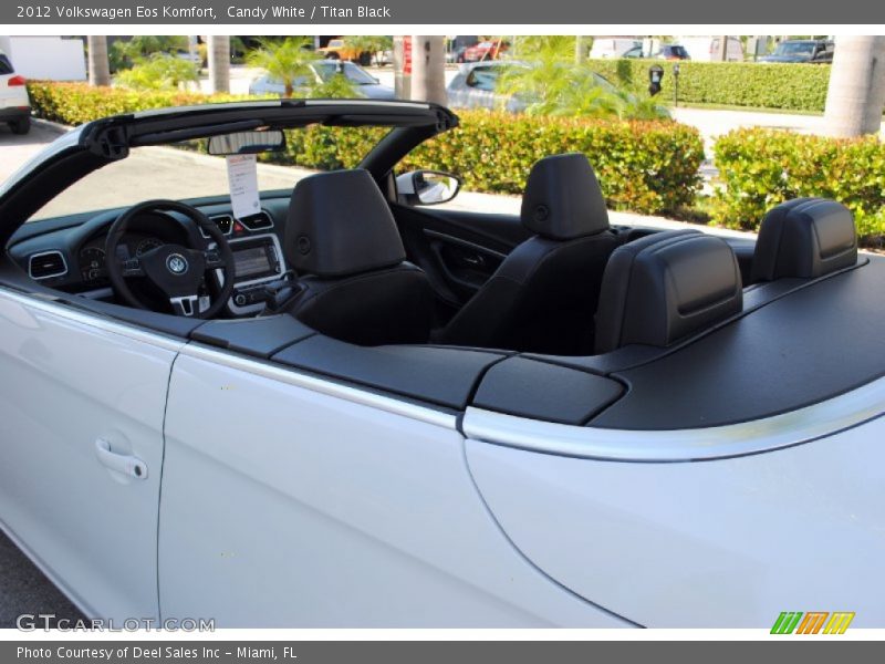 Candy White / Titan Black 2012 Volkswagen Eos Komfort