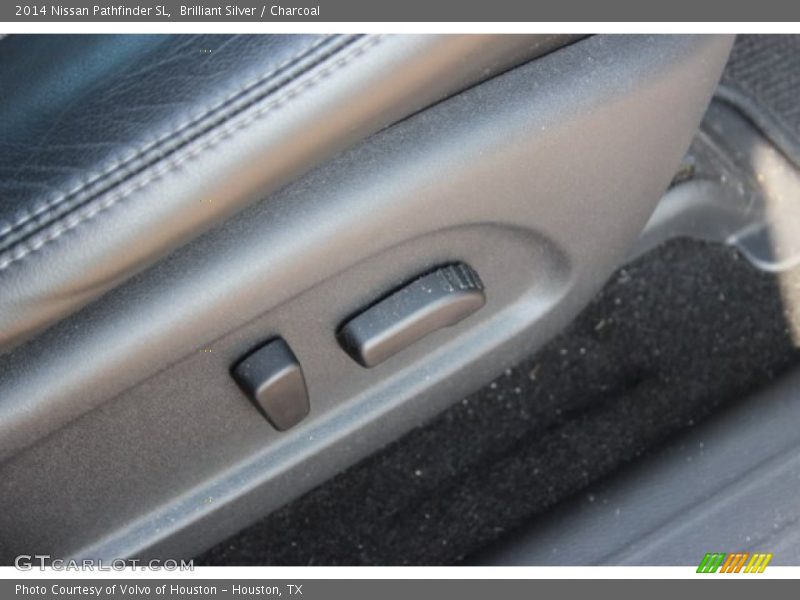 Brilliant Silver / Charcoal 2014 Nissan Pathfinder SL