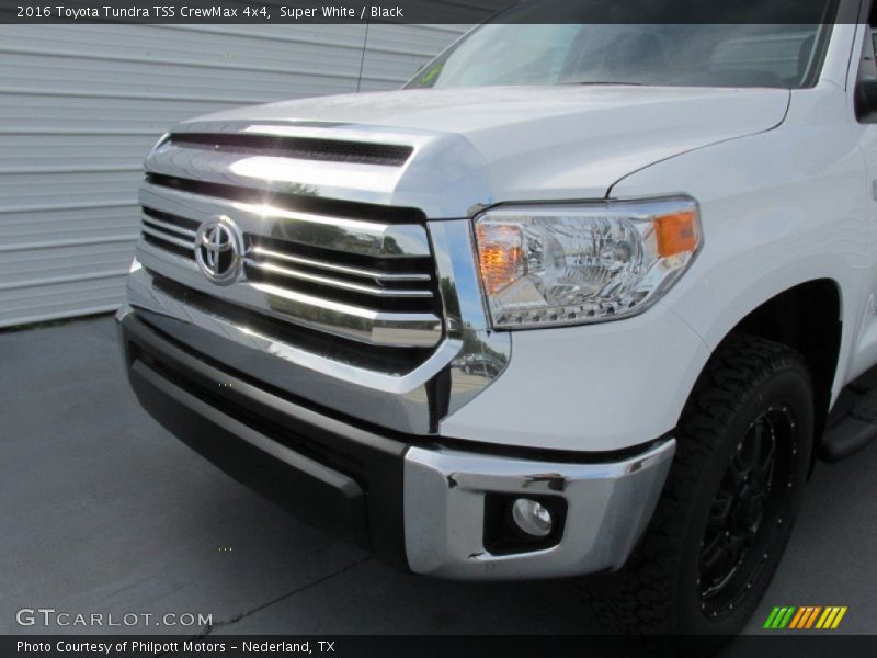 Super White / Black 2016 Toyota Tundra TSS CrewMax 4x4