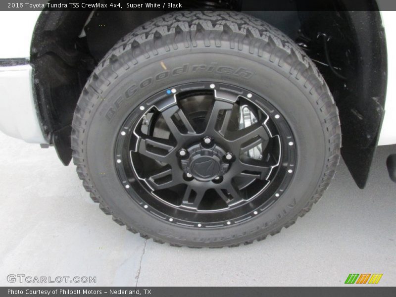 Super White / Black 2016 Toyota Tundra TSS CrewMax 4x4