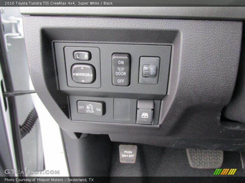 Super White / Black 2016 Toyota Tundra TSS CrewMax 4x4