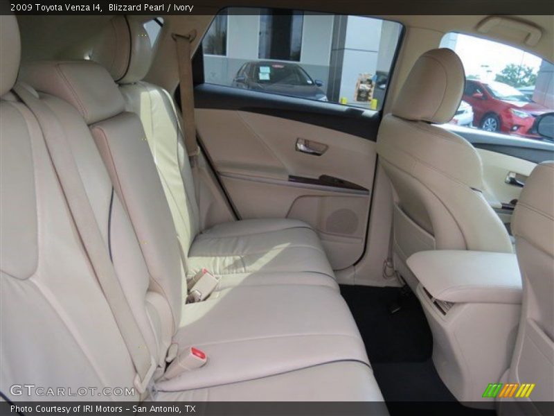 Blizzard Pearl / Ivory 2009 Toyota Venza I4