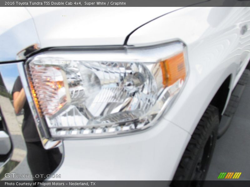 Super White / Graphite 2016 Toyota Tundra TSS Double Cab 4x4