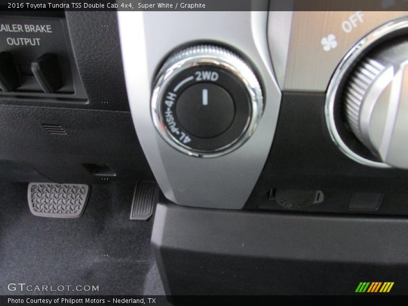 Super White / Graphite 2016 Toyota Tundra TSS Double Cab 4x4