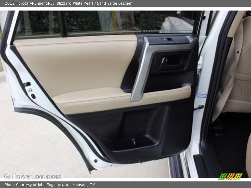 Blizzard White Pearl / Sand Beige Leather 2013 Toyota 4Runner SR5
