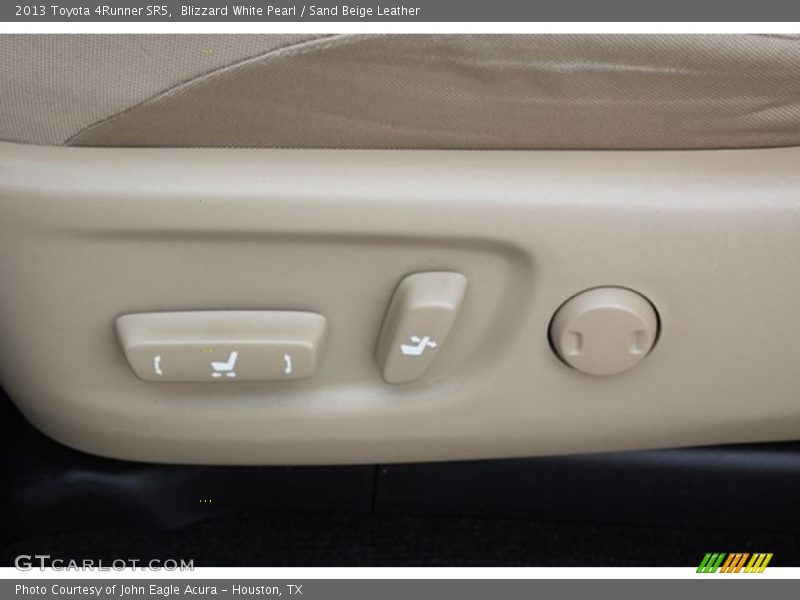 Blizzard White Pearl / Sand Beige Leather 2013 Toyota 4Runner SR5