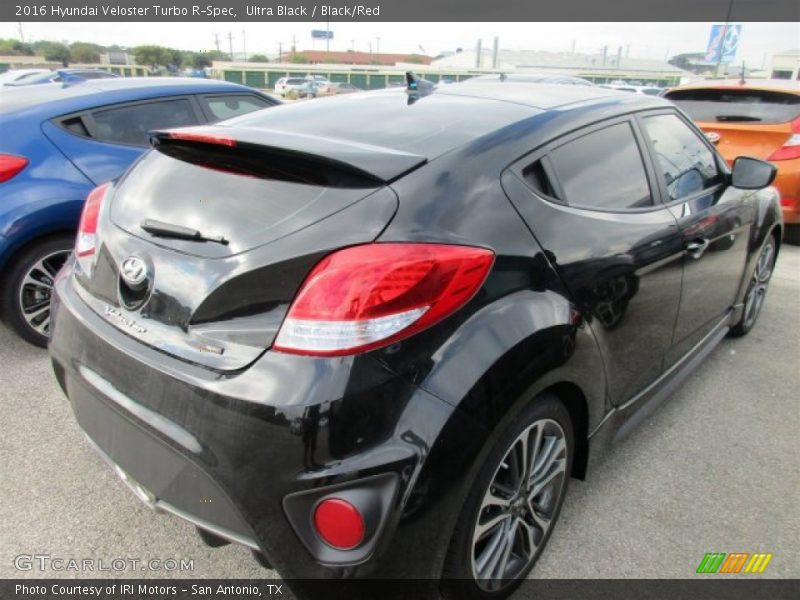 Ultra Black / Black/Red 2016 Hyundai Veloster Turbo R-Spec