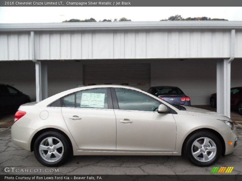 Champagne Silver Metallic / Jet Black 2016 Chevrolet Cruze Limited LT