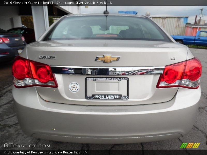 Champagne Silver Metallic / Jet Black 2016 Chevrolet Cruze Limited LT