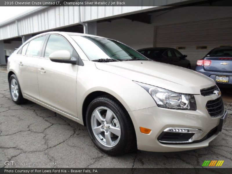 Champagne Silver Metallic / Jet Black 2016 Chevrolet Cruze Limited LT