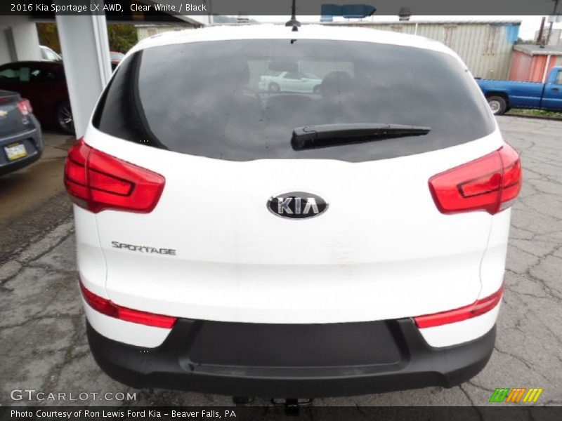 Clear White / Black 2016 Kia Sportage LX AWD