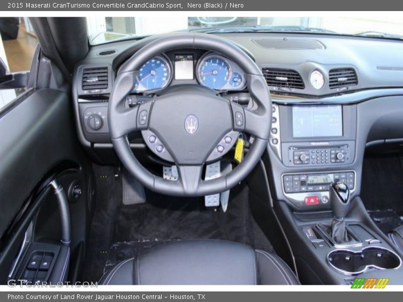 Dashboard of 2015 GranTurismo Convertible GrandCabrio Sport