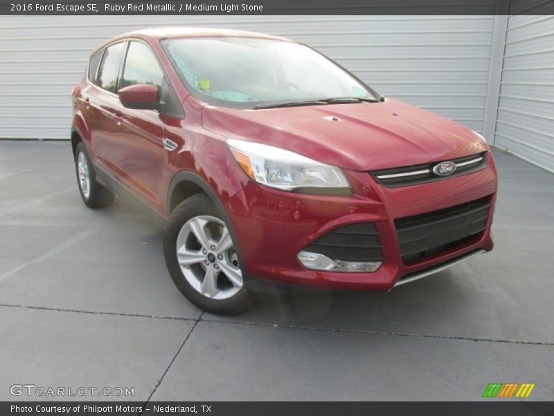 Ruby Red Metallic / Medium Light Stone 2016 Ford Escape SE