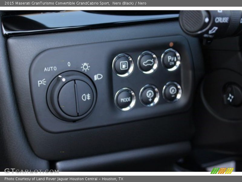 Controls of 2015 GranTurismo Convertible GrandCabrio Sport