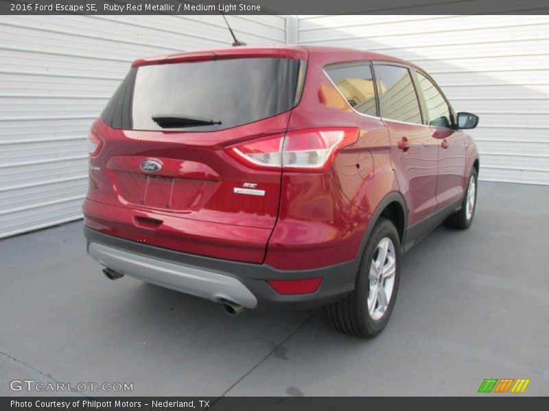 Ruby Red Metallic / Medium Light Stone 2016 Ford Escape SE