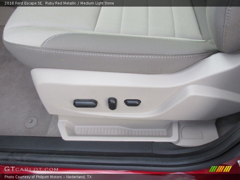 Ruby Red Metallic / Medium Light Stone 2016 Ford Escape SE