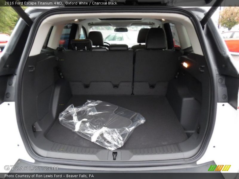 Oxford White / Charcoal Black 2016 Ford Escape Titanium 4WD