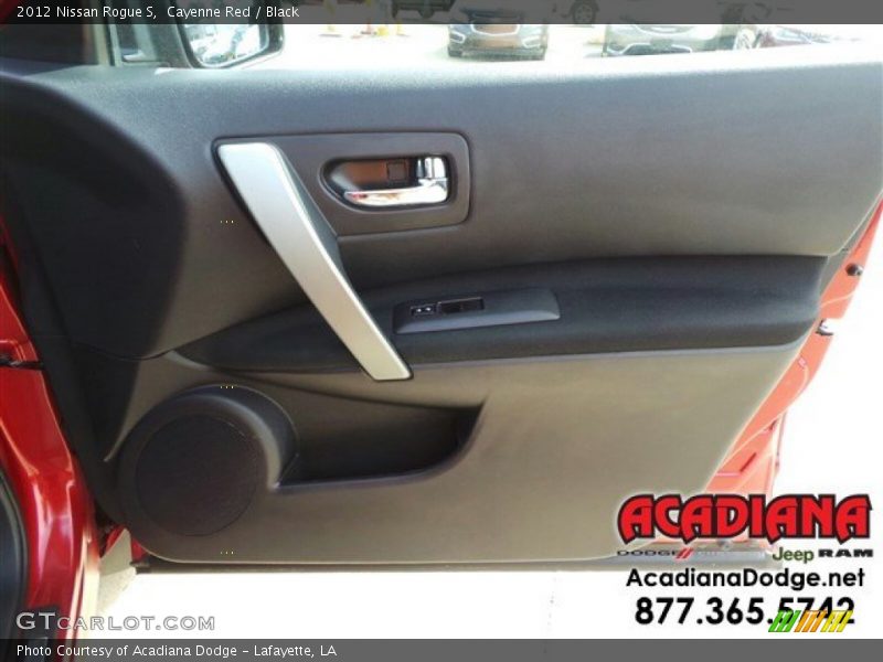 Cayenne Red / Black 2012 Nissan Rogue S