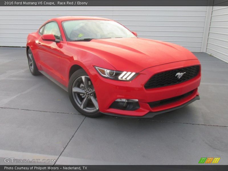 Front 3/4 View of 2016 Mustang V6 Coupe