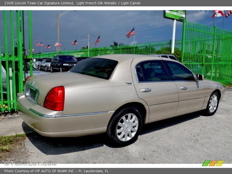 Light French Silk Metallic / Light Camel 2008 Lincoln Town Car Signature Limited