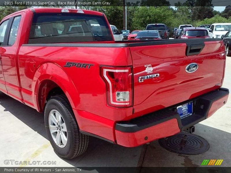 Race Red / Medium Earth Gray 2015 Ford F150 XL SuperCab