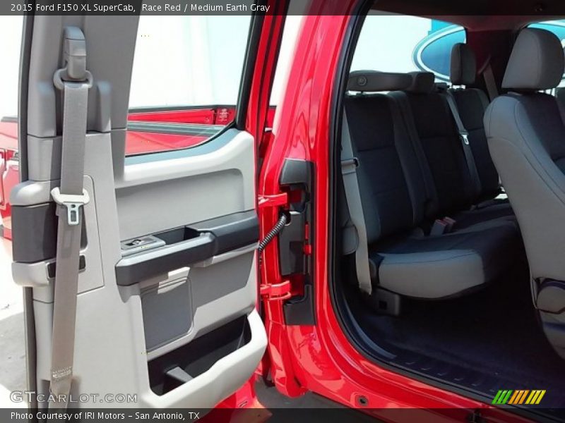 Race Red / Medium Earth Gray 2015 Ford F150 XL SuperCab