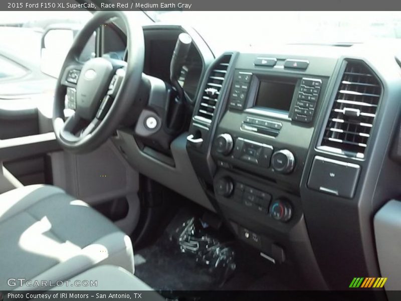 Race Red / Medium Earth Gray 2015 Ford F150 XL SuperCab