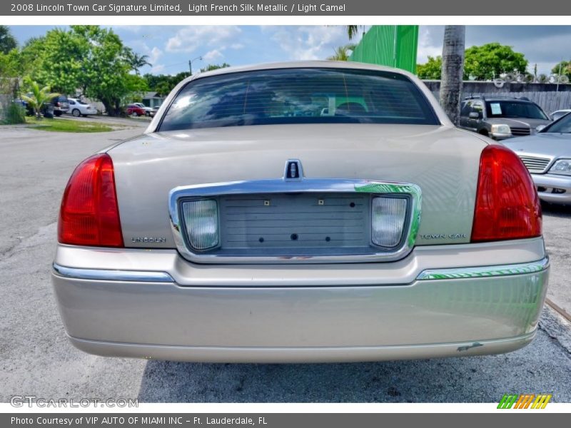 Light French Silk Metallic / Light Camel 2008 Lincoln Town Car Signature Limited