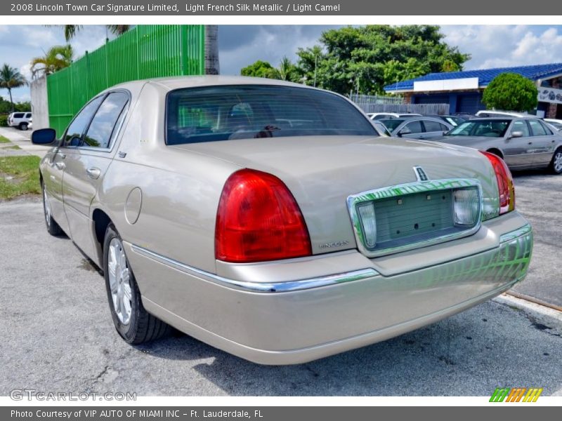 Light French Silk Metallic / Light Camel 2008 Lincoln Town Car Signature Limited