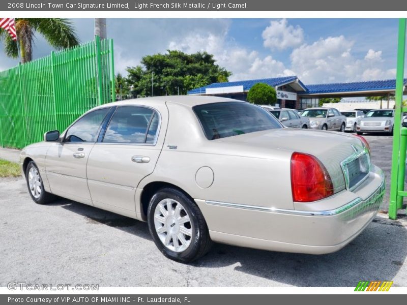 Light French Silk Metallic / Light Camel 2008 Lincoln Town Car Signature Limited