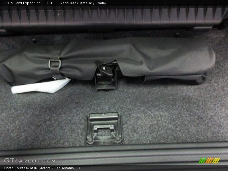 Tuxedo Black Metallic / Ebony 2015 Ford Expedition EL XLT