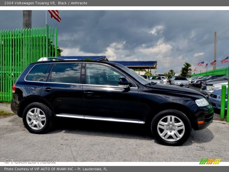 Black / Anthracite 2004 Volkswagen Touareg V8