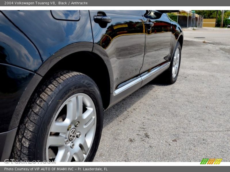 Black / Anthracite 2004 Volkswagen Touareg V8