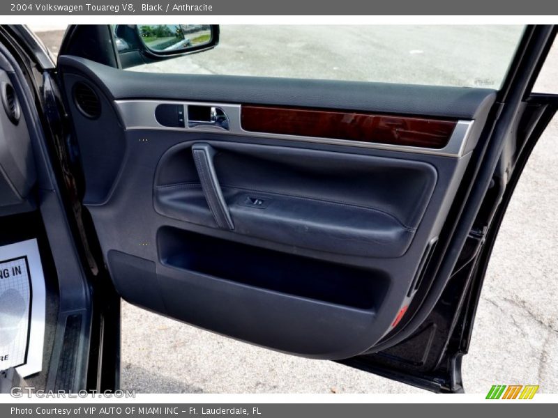 Black / Anthracite 2004 Volkswagen Touareg V8