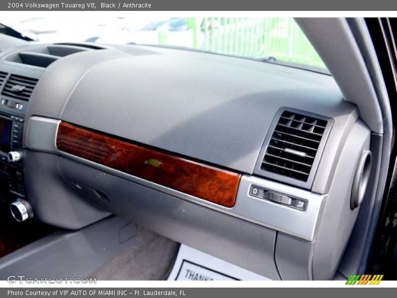 Black / Anthracite 2004 Volkswagen Touareg V8