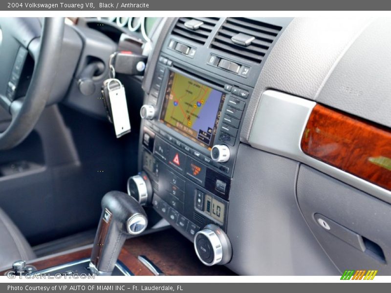 Black / Anthracite 2004 Volkswagen Touareg V8