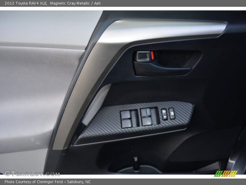 Magnetic Gray Metallic / Ash 2013 Toyota RAV4 XLE