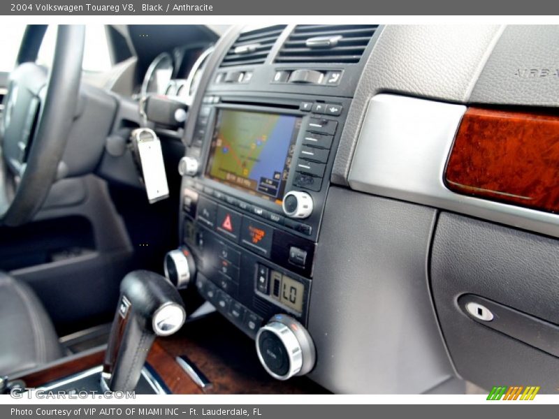 Black / Anthracite 2004 Volkswagen Touareg V8