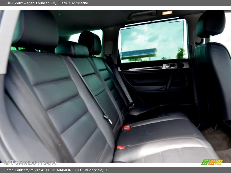 Black / Anthracite 2004 Volkswagen Touareg V8