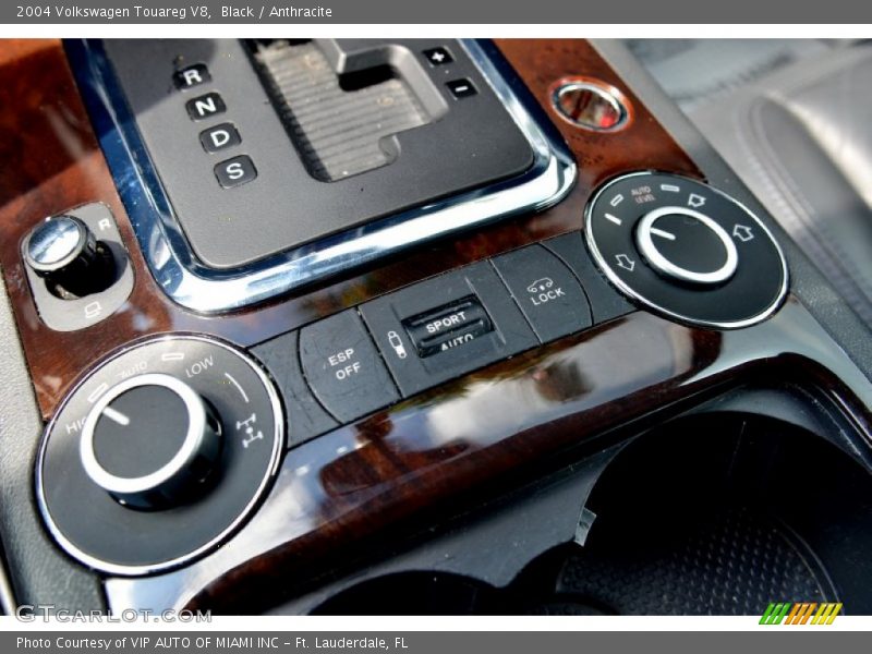 Black / Anthracite 2004 Volkswagen Touareg V8