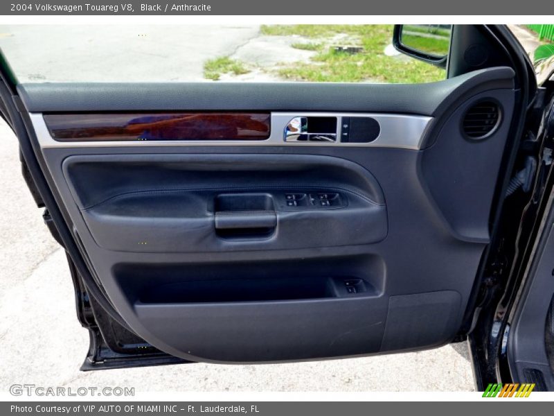 Black / Anthracite 2004 Volkswagen Touareg V8