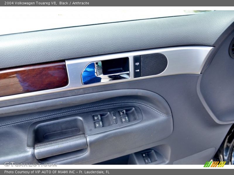 Black / Anthracite 2004 Volkswagen Touareg V8