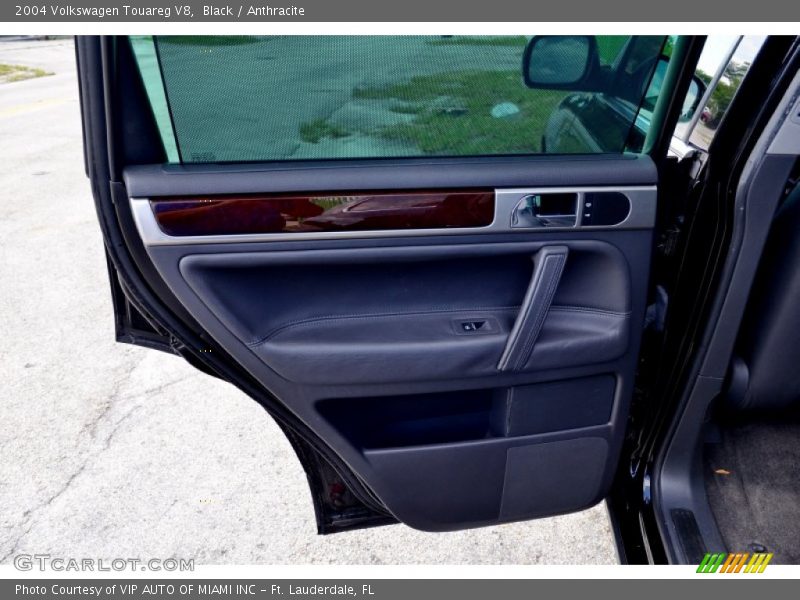 Black / Anthracite 2004 Volkswagen Touareg V8